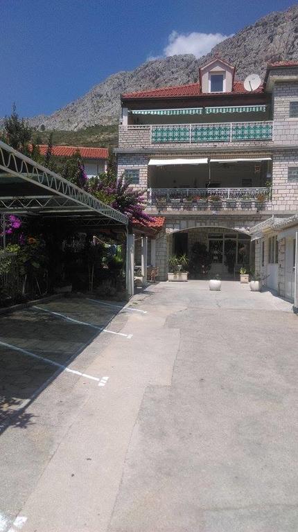 Apartment Danka Omiš Eksteriør billede