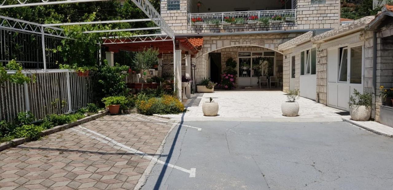Apartment Danka Omiš Eksteriør billede